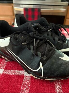 Nike Kids Black and White Baseball Cleats Sneakers